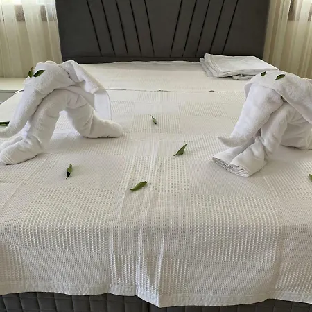 Pensión Vesper Suites Villas